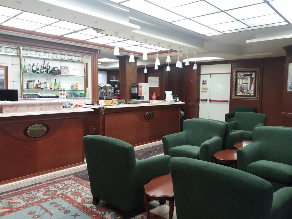 Hotel Al Ragno Чезенатіко Екстер'єр фото