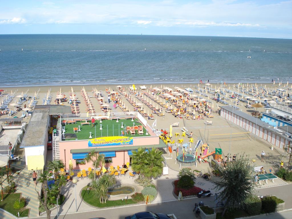 Hotel Al Ragno Чезенатіко Екстер'єр фото